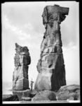 Vittorio Alinari, “Isola di S. Pietro – Sardegna. Rocce Trachitiche”, 1913, stampa moderna ai sali d’argento su carta da negativo alla gelatina sali d’argento su vetro. Archivi Alinari, Firenze