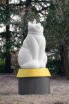 Wal, Gatto mammone, 2014:15, Fiberglass verniciata e terracotta smaltata, cm 180x100x100