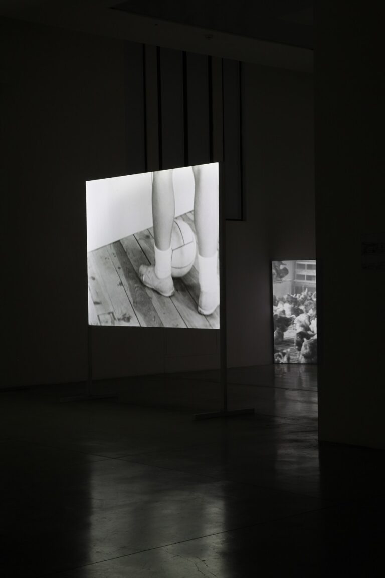 Yvonne Rainer. Words, Dances, FilmsVeduta di allestimento, MAMbo – Museo d’Arte Moderna di Bologna, 2023. Photo RMphotostudio