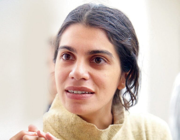 Zasha Colah sarà la curatrice della prossima Biennale di Berlino 2025