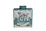 Gio Ponti, Fumatore stanco, 17 cm x 15 cm x 7 cm, vaso, terraglia, Società Ceramica Richard-Ginori, 1930 c. Vaso a sezione rettangolare con piccola bocca. La decorazione, policroma sui toni del verde, riproduce una figura maschile seduta, con alle spalle grattacieli, intento a fumare da una lunga pipa.