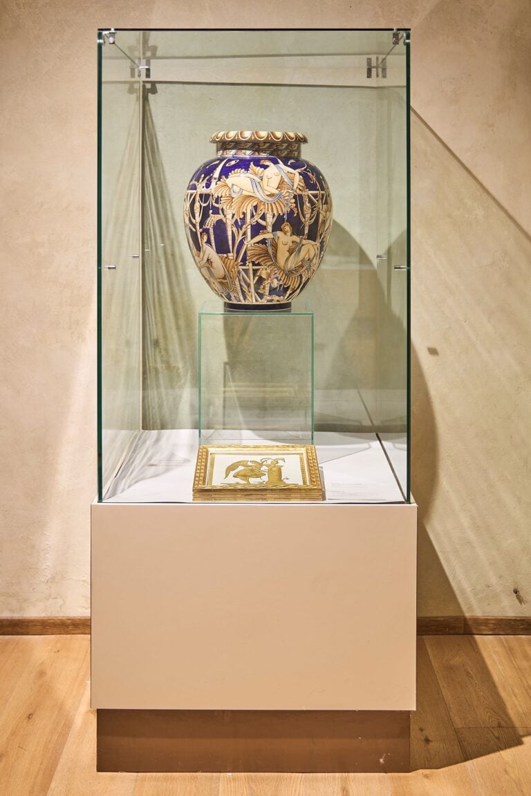 Un centenario e cento pezzi: Richard-Ginori e Gio Ponti in una collezione lavenese. Allestimento mostra. Ph Massimo Zanderin
