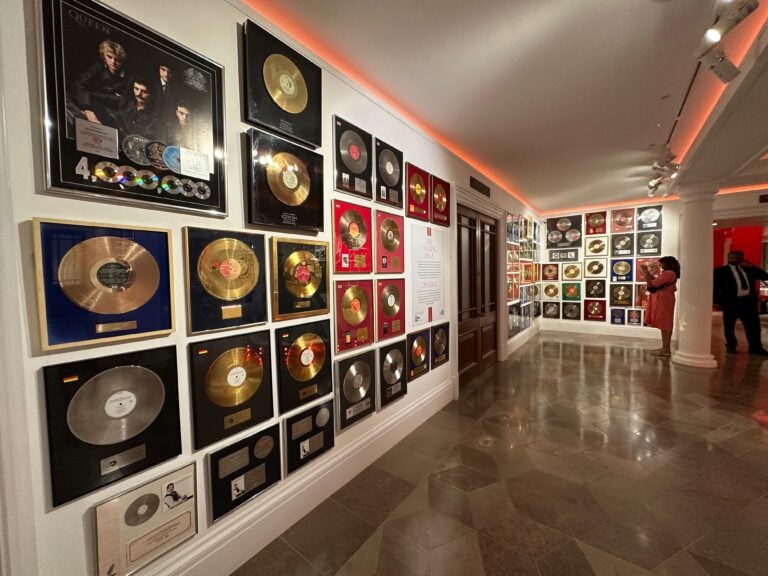 A World of his own Da Sotheby’s a Londra lamostra e asta di Freddie Mercury. Foto di Mario Bucolo