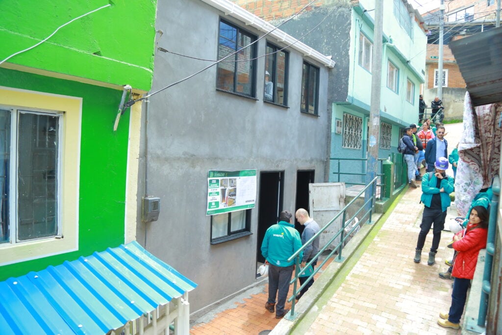 Bogota, Las Terrazas housing upgrading (City Hall Bogota)