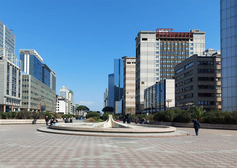 Centro Direzionale, prospettiva sull’asse verde, Napoli. Photo Carlo De Cristofaro