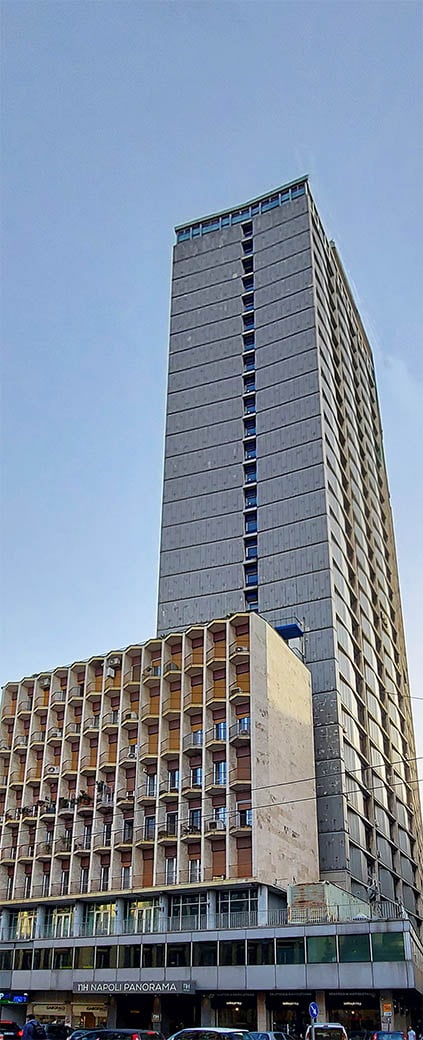 Grattacielo della Società Cattolica Assicurazioni (attuale NH hotel), via Medina, Napoli. Photo Carlo De Cristofaro