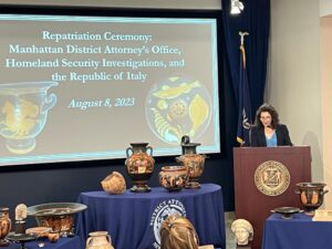 I Carabinieri dell’Arte hanno recuperato 266 reperti archeologici italiani dagli Stati Uniti