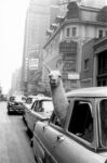 Inge Morath, Lama a Times Square, 1957