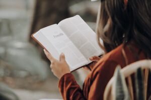 Novità in libreria. Dal femminismo distopico alla storia delle rovine