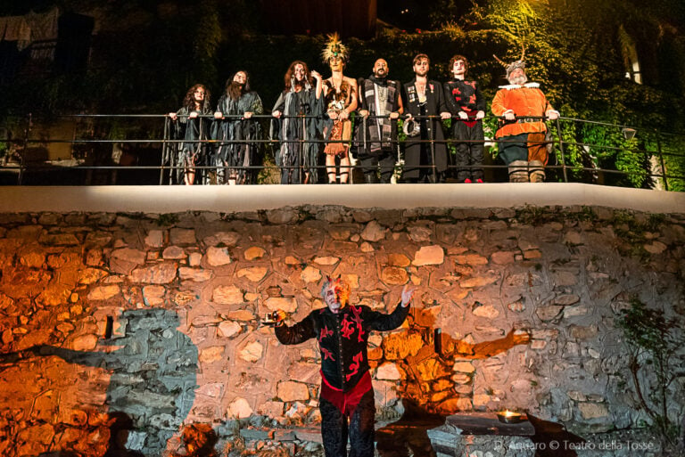 Lo spettacolo Shakespeare by Night ad Apricale, 2023. Photo D. Aquaro. Credits Teatro della Tosse