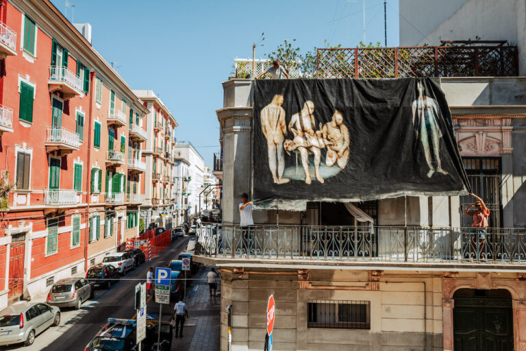 Pierluca Cetera,“Date il pane al pazzo cane, date il pane al cane pazzo, 2010-2023, tecnica mista su tela, m 4 x 6, installation view for Il mattino ha Lory in bocca, Bari, 2023. Photo Fabrizio Provinciali