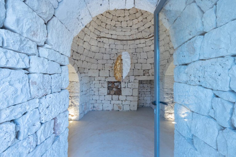 Pino Pinelli, Ceramiche, installation view at Ulmo, Puglia, 2023. Courtesy Dep Art Milano