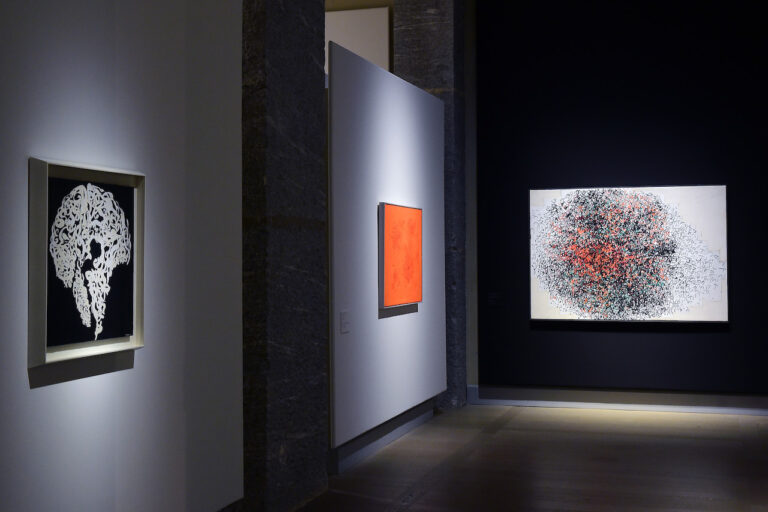 Una Collezione Inattesa. Viaggio nel contemporaneo tra pittura e scultura, installation view at Gallerie d'Italia, Milano, 2023. Photo Roberto Serra