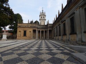 La storia di Villa Litta e del suo giardino di meraviglie alle porte di Milano