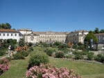 Tutti i tipi di famiglie in una mostra alla Villa Reale di Monza che racconta cosa significa essere madri, padri e figli 