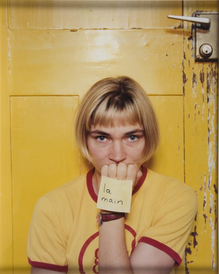 Elina Brotherus, La Main, 1999. Collezione Galleria Civica del Comune di Modena, Raccolta della Fotografia - FMAV. Courtesy: l’artista e GBagency