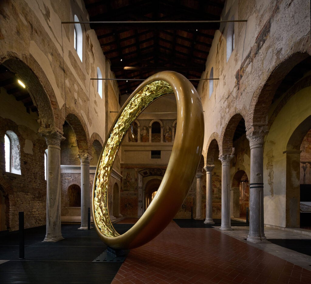 Fabrizio Plessi, Plessi sposa Brixia, installation view at Museo di Santa Giulia, Brescia, 2023. Photo Petrò Gilberti