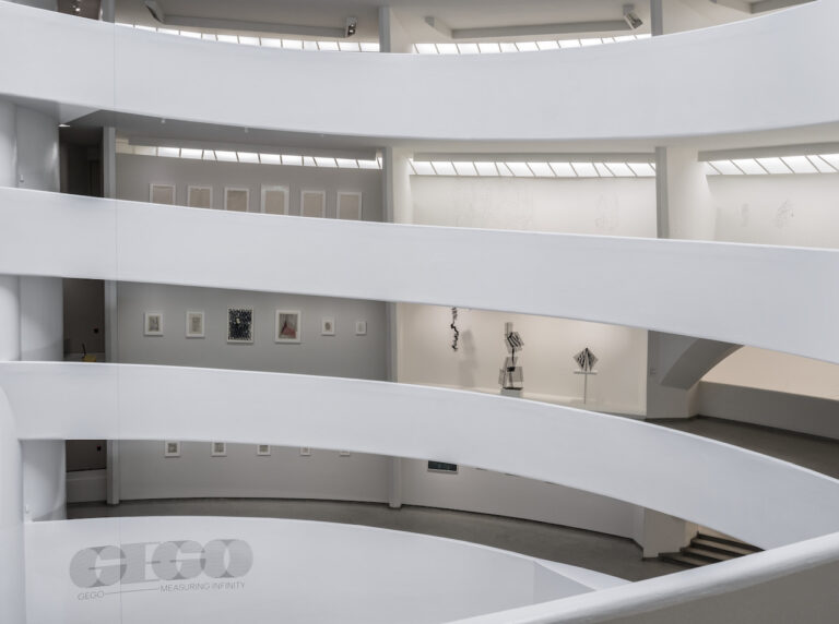 Gego, Measuring Infinity, installation view at Solomon R. Guggenheim Foundation, New York, 2023. Photo David Heald © Solomon R. Guggenheim Foundation, New York