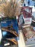 Parigi. Tour Eiffel. Molti i libri dedicati all'edificio simbolo della capitale francese. © Photo Dario Bragaglia