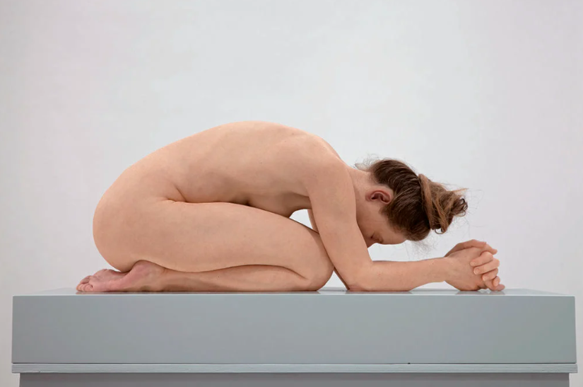 Sam Jinks, Untitled (Kneeling Woman), 2015. Collezione dell'artista. Image Courtesy: l’artista e Sullivan+Strumpf, Sydney