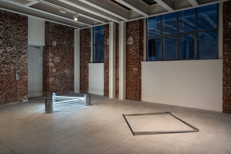 Sergio Limonta, Per ogni Ora…, STUDIO PRODUZIONE, 2023. Installation view, Casa degli Artisti, Milano. Courtesy l’artista e Casa degli Artisti. Photo Tiziano Ercoli