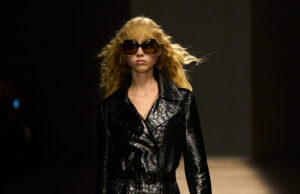 Milano Fashion Week 2023. Il debutto Anni ’70 (e ’90) di Tom Ford