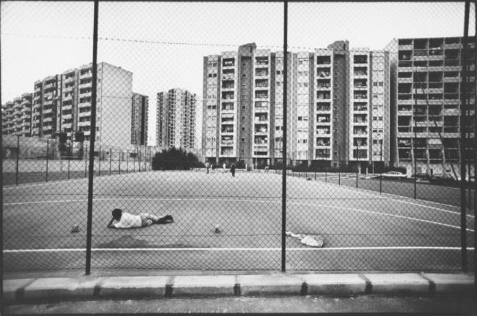 01 Uliano Luca Periferie puglia Archivio Uliano Lucas 1995 640x425 1 Archivi Aperti 2023. Guida a musei, fondazioni, studi di fotografia che aprono in Italia