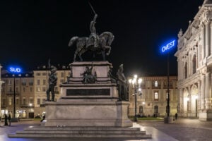 A Torino si riaccendono le Luci d’Artista e c’è una nuova luce del grande artista Giovanni Anselmo