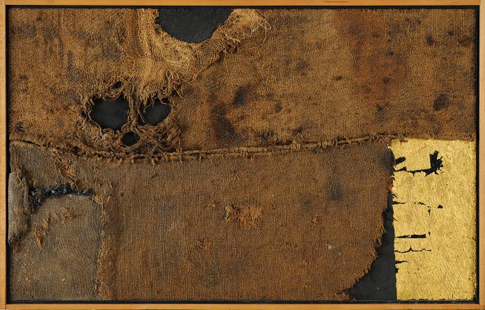 4 Alberto Burri Sacco ST 11 1954 sacco olio oro vinavil su cellotex cm 645x1005. Foto A. Sarteanesi. Citta di Castello Fondazione Palazzo Albizzini Collezione Burri Le grandi mostre di ottobre 2023 da vedere in Italia