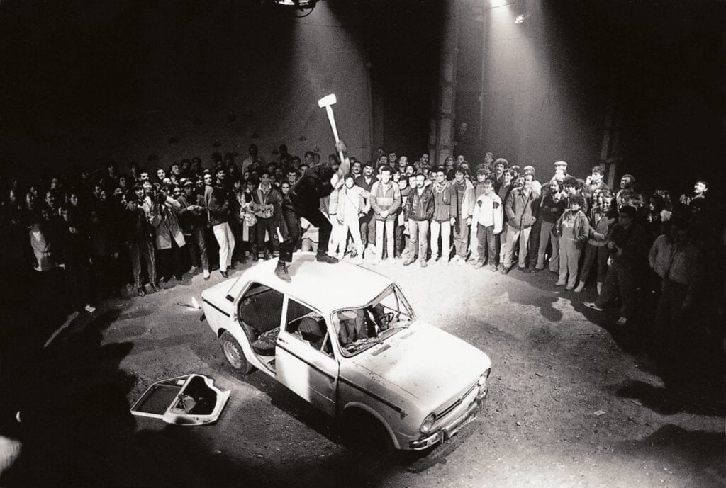 La Fura dels Baus è una compagnia teatrale nata nel 1979. Accions
