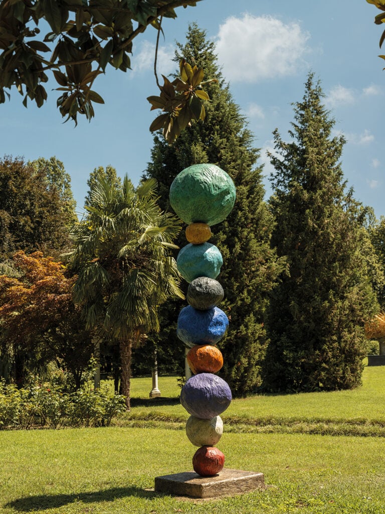 Annie Morris, Bronze Stack 9 Viridian Grey, installation view at Parco Internazionale di Sculture, Mestre. Photo Andrea Garuti