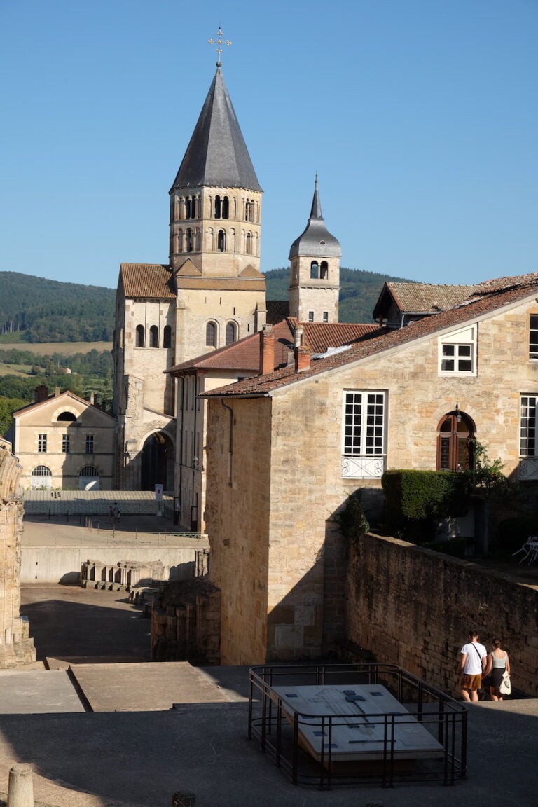 Cluny. L'area abbaziale vista dalle Portes d'Honneur. ©Photo Dario Bragaglia