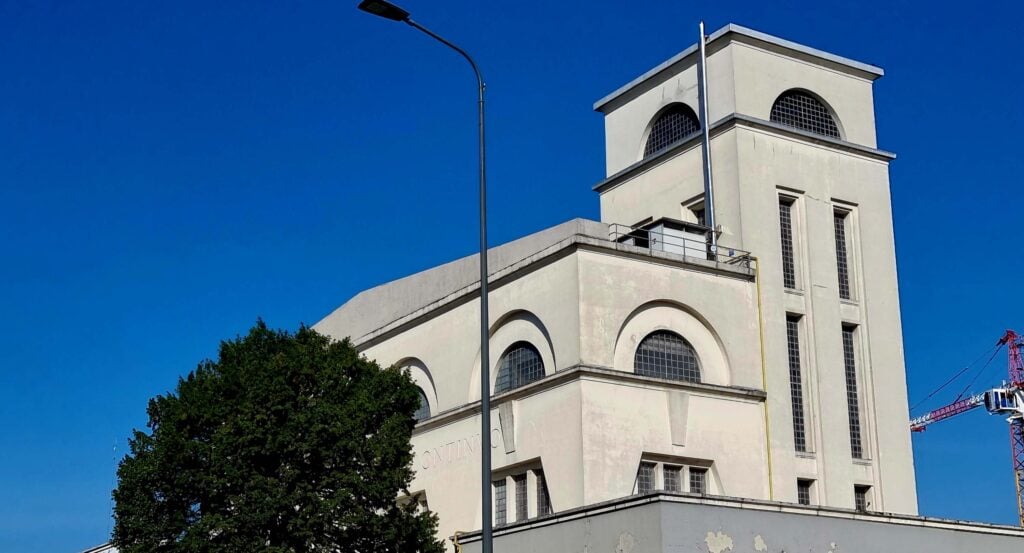 Ex panificio automatico continuo di Milano