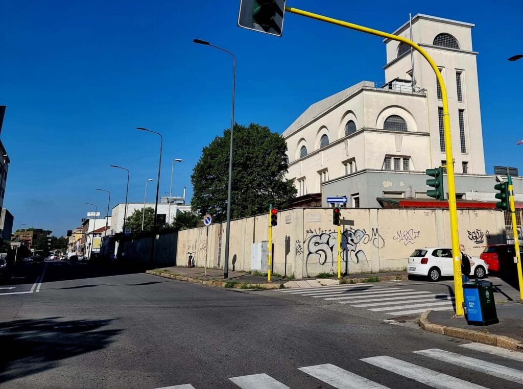 Ex panificio automatico continuo di Milano