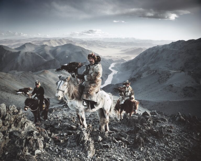 Jimmy Nelson, Kazakh, Bayan-Ölgii, Mongolia, 2011 © Jimmy Nelson