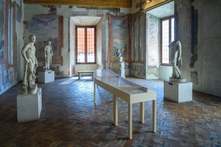 La mostra nature di Sergio Sarra a Palazzo Altemps, a Roma