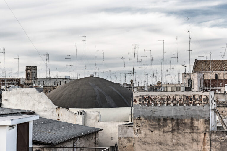 Maria Pansini, Santi, ladri e marinai, Bari, 2016-2022. Courtesy of the photographer