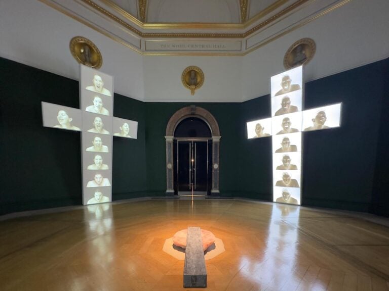 Marina Abramović, installation view at Royal Academy of Arts, Londra, 2023. Photo Mario Bucolo