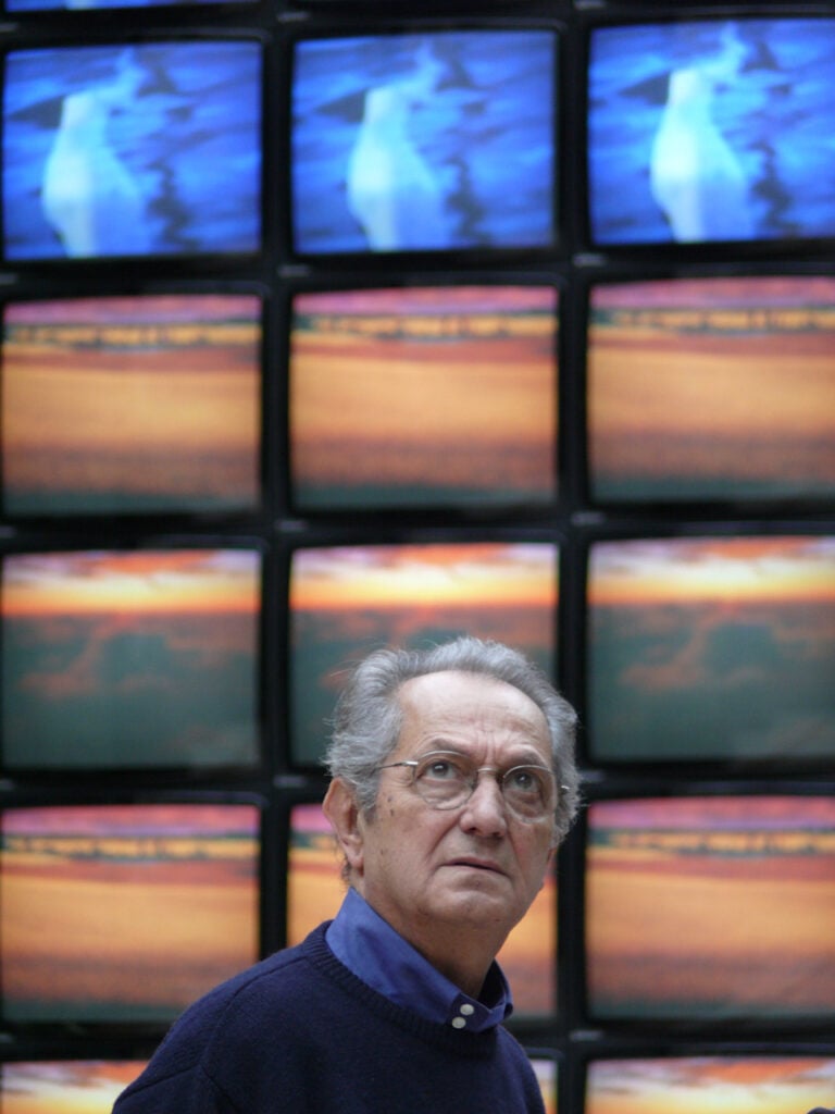 Mario Sasso con Torre delle Trilogie, Museo Arte Moderna, Mosca, 2008. Photo Giovanni Vignetti