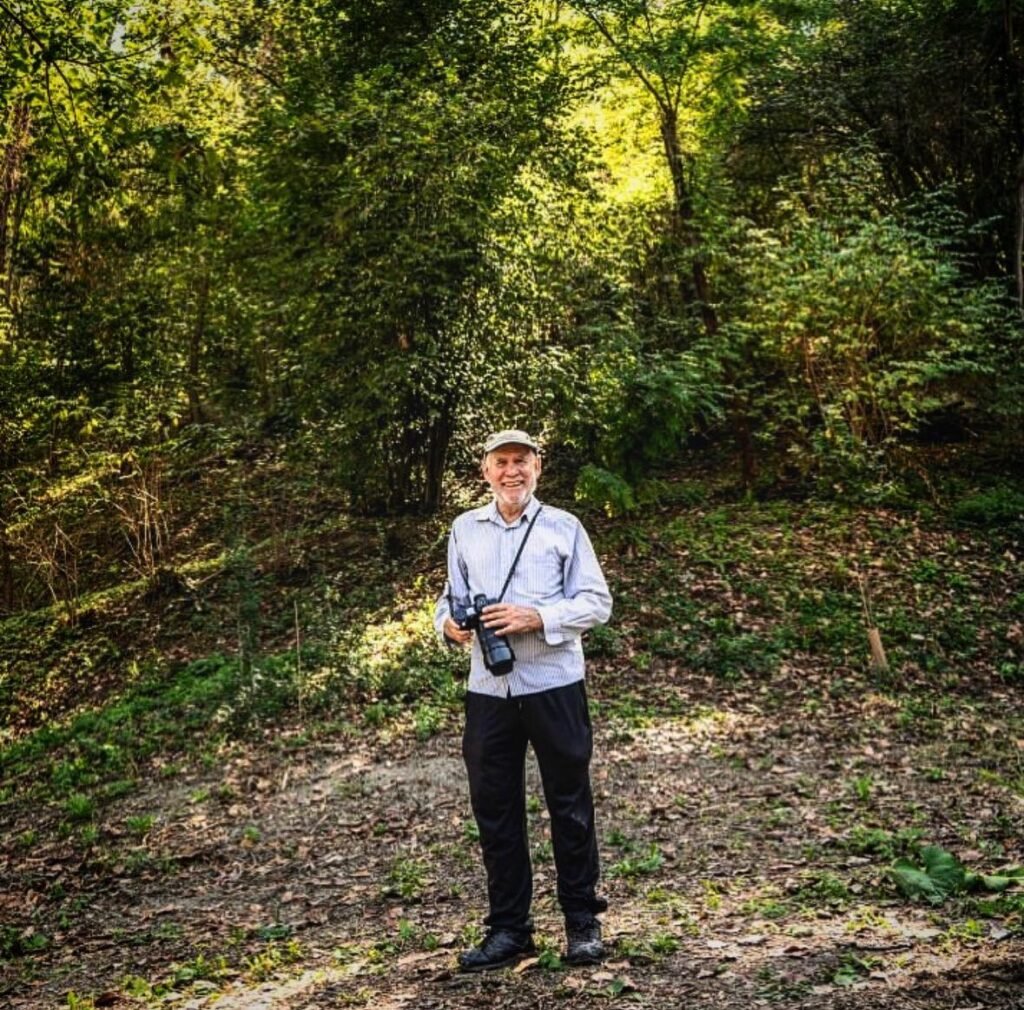 Steve McCurry – Truffle hunters and their dogsSteve