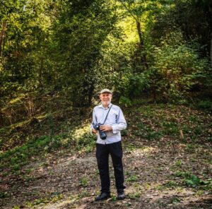 Steve McCurry - Truffle hunters and their dogsSteve