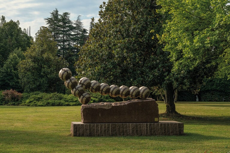 Park Eun Sun, Continuazione Duplicazione, installation view at Parco Internazionale di Scultura, Mestre. Photo Andrea Garuti