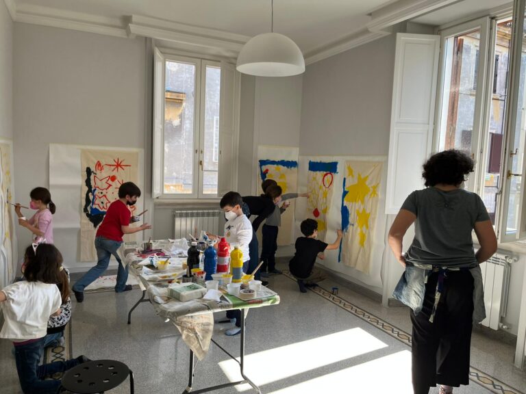 Photo captured during the workshop Abitare conducted by artist Sara Basta. Courtesy IUNO, Roma