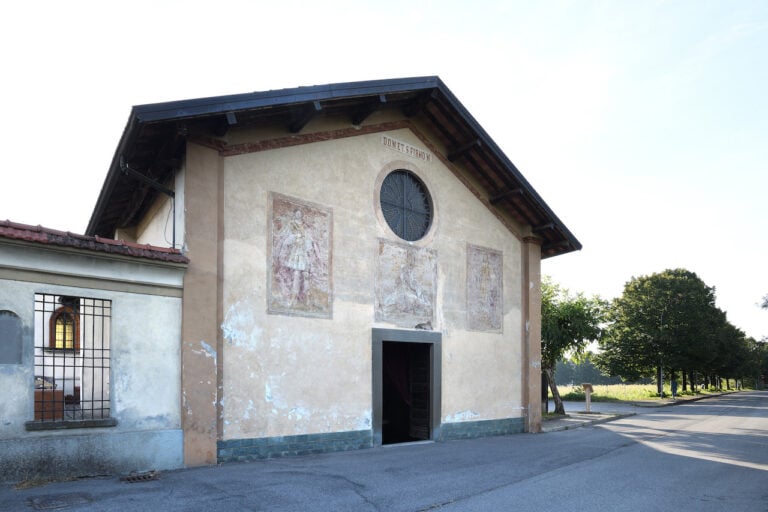 Quadri come luoghi, installation view at Chiesa di San Fermo, Bergamo, 2023. Courtesy Michele Alberto Sereni