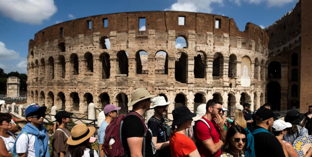 Turisti al Colosseo