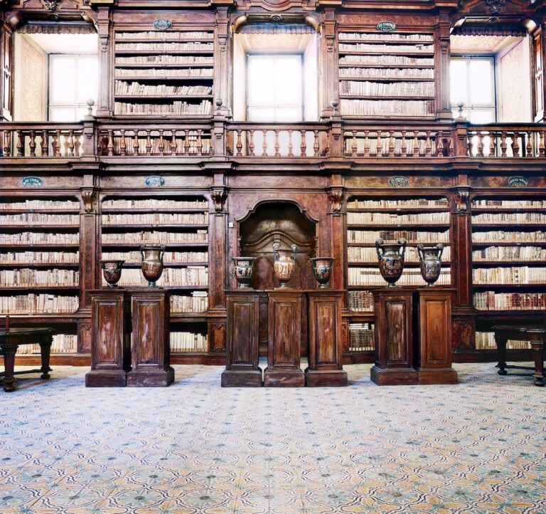 Candida Höfer, Biblioteca dei Girolamini Napoli, 2009