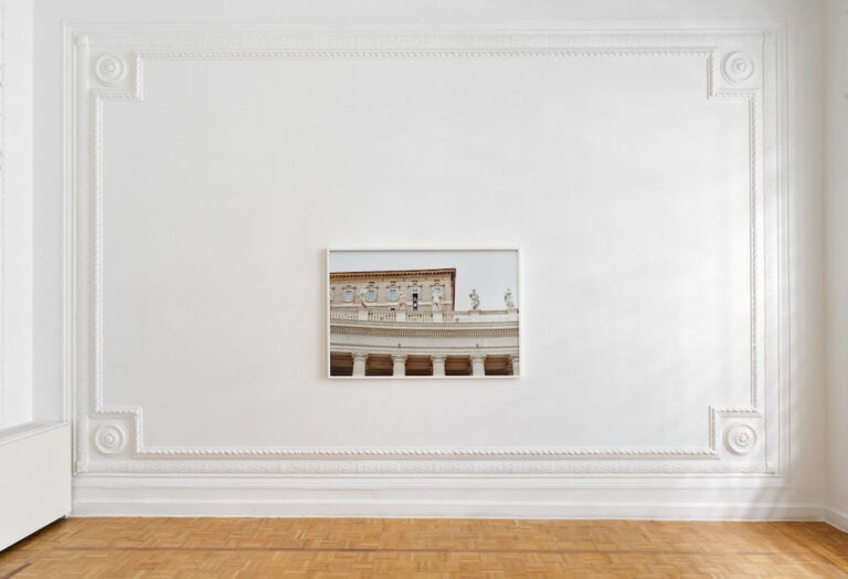 Catherine Opie, Walls, windows and blood, installation view at Thomas Dane, Napoli, 2023 © Catherine Opie. Courtesy of the artist, Thomas Dane Gallery and Regen Projects, Los Angeles. Photo M3Studio