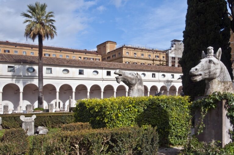 Il chiostro di Michelangelo alle Terme di Diocleziano, Roma. Museo Nazionale Romano