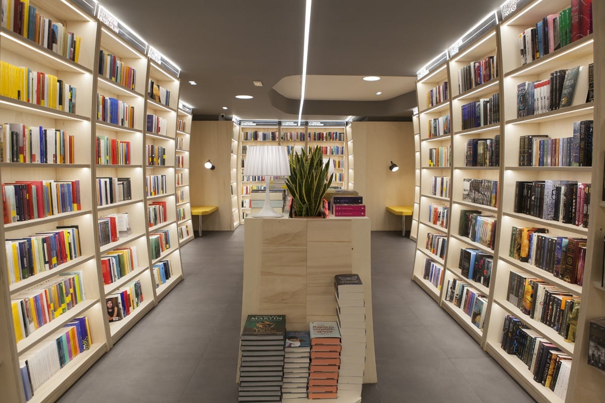 La libreria Mondadori Bookstore Ma apre in Galleria Umberto a Napoli