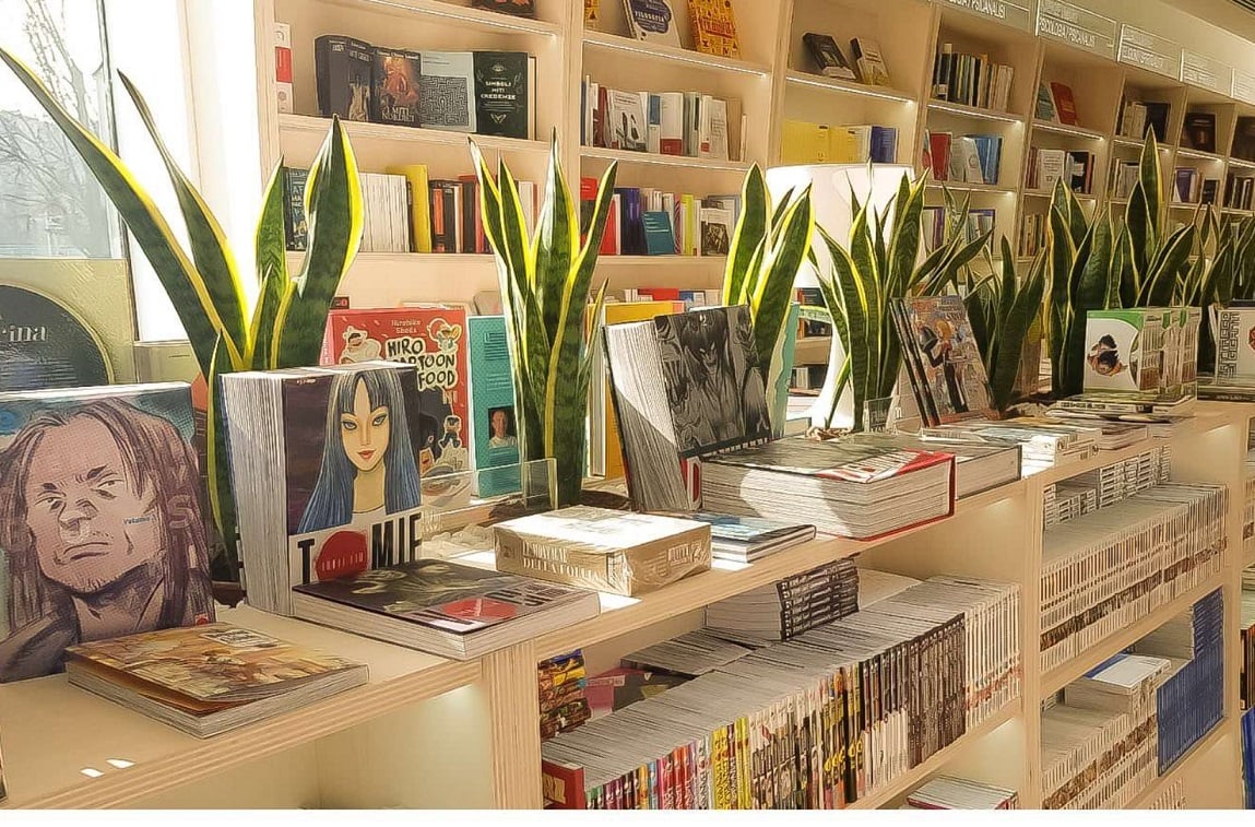 Mondadori MA Bookstore. Lallestimento della zona manga a Cagliari Nell'industria culturale il pesce grande non mangia il pesce piccolo